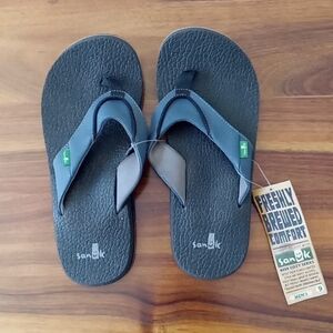 NWT Mens Sanuk Sandals Flip Flops Size 9